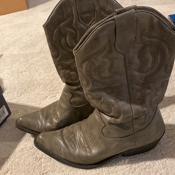 Cowboy boots - Picture 2 of 4